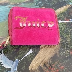 Juicy Couture  zip around wallet
